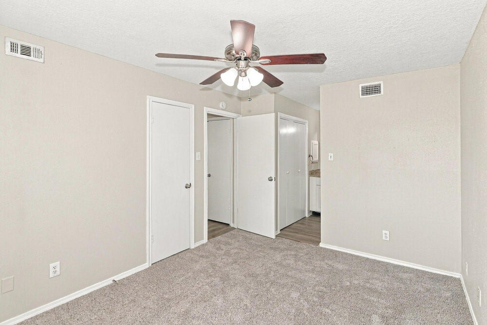 16111 Rosenridge Drive, Houston, TX 77053 16111 Rosenridge Drive, Houston, TX 77053