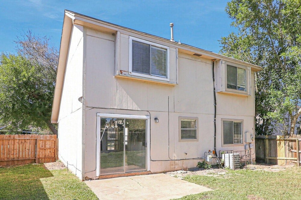 16111 Rosenridge Drive, Houston, TX 77053 16111 Rosenridge Drive, Houston, TX 77053