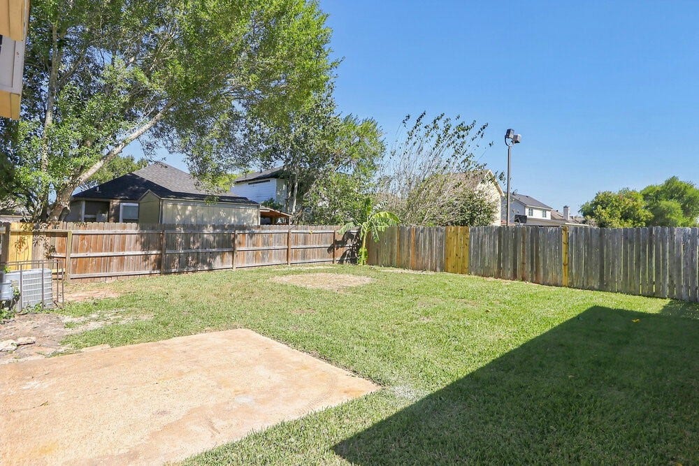 16111 Rosenridge Drive, Houston, TX 77053 16111 Rosenridge Drive, Houston, TX 77053
