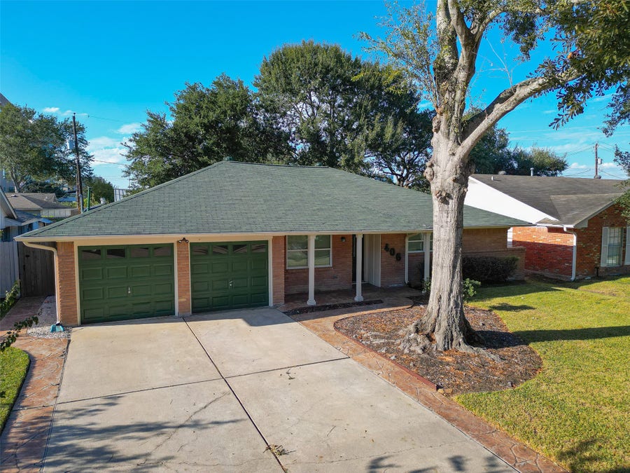 Property photo for 406 Cole Street, Webster, TX