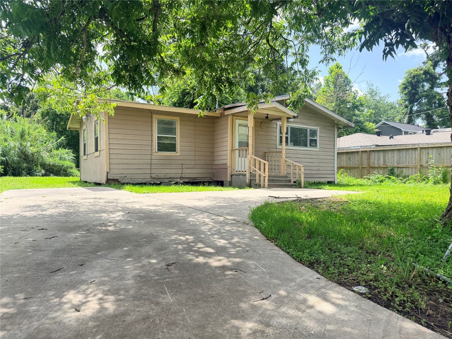 Property photo for 8624 Lawnridge Street, Houston, TX