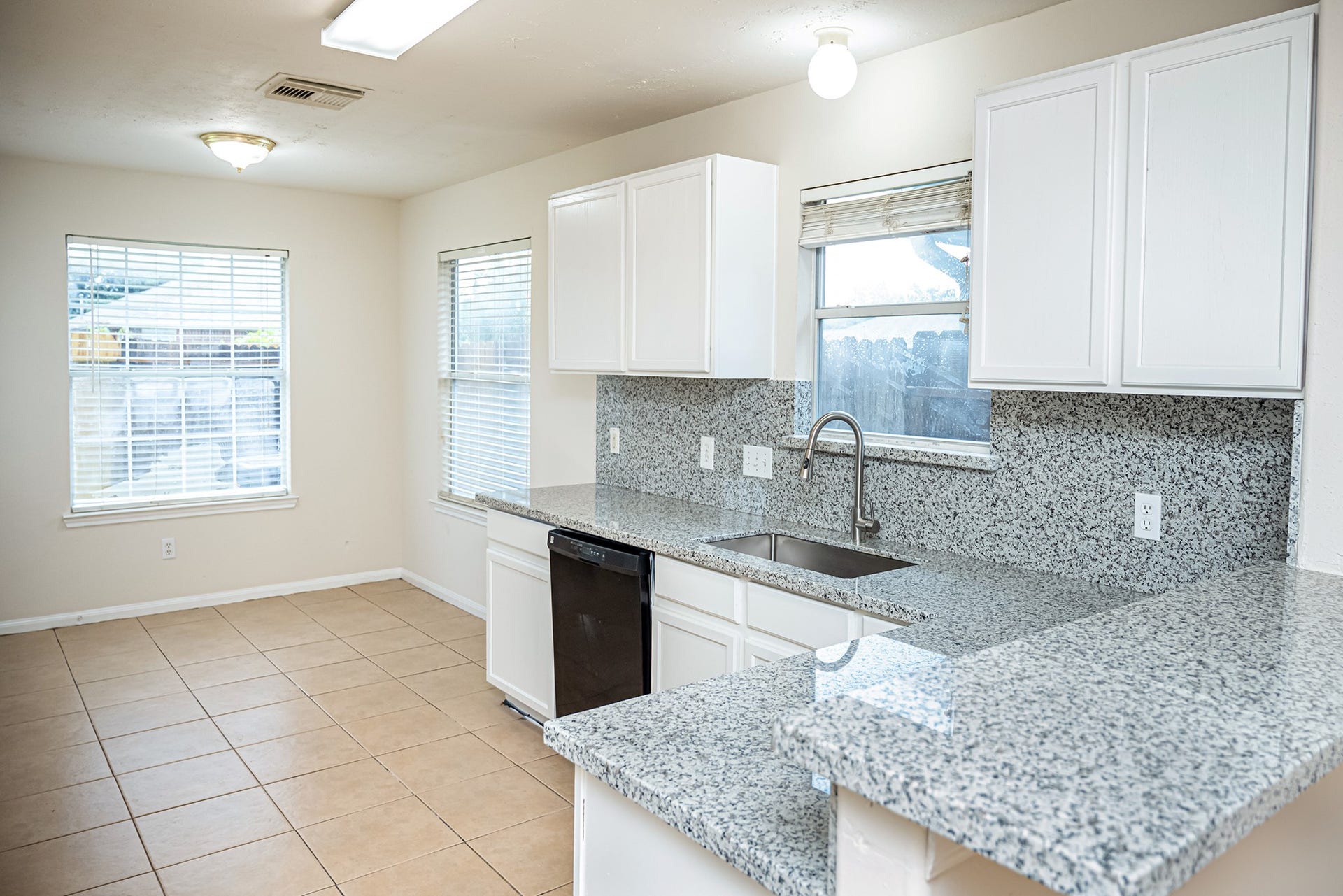13758 Maximos Drive, Houston, TX 77083 13758 Maximos Drive, Houston, TX 77083
