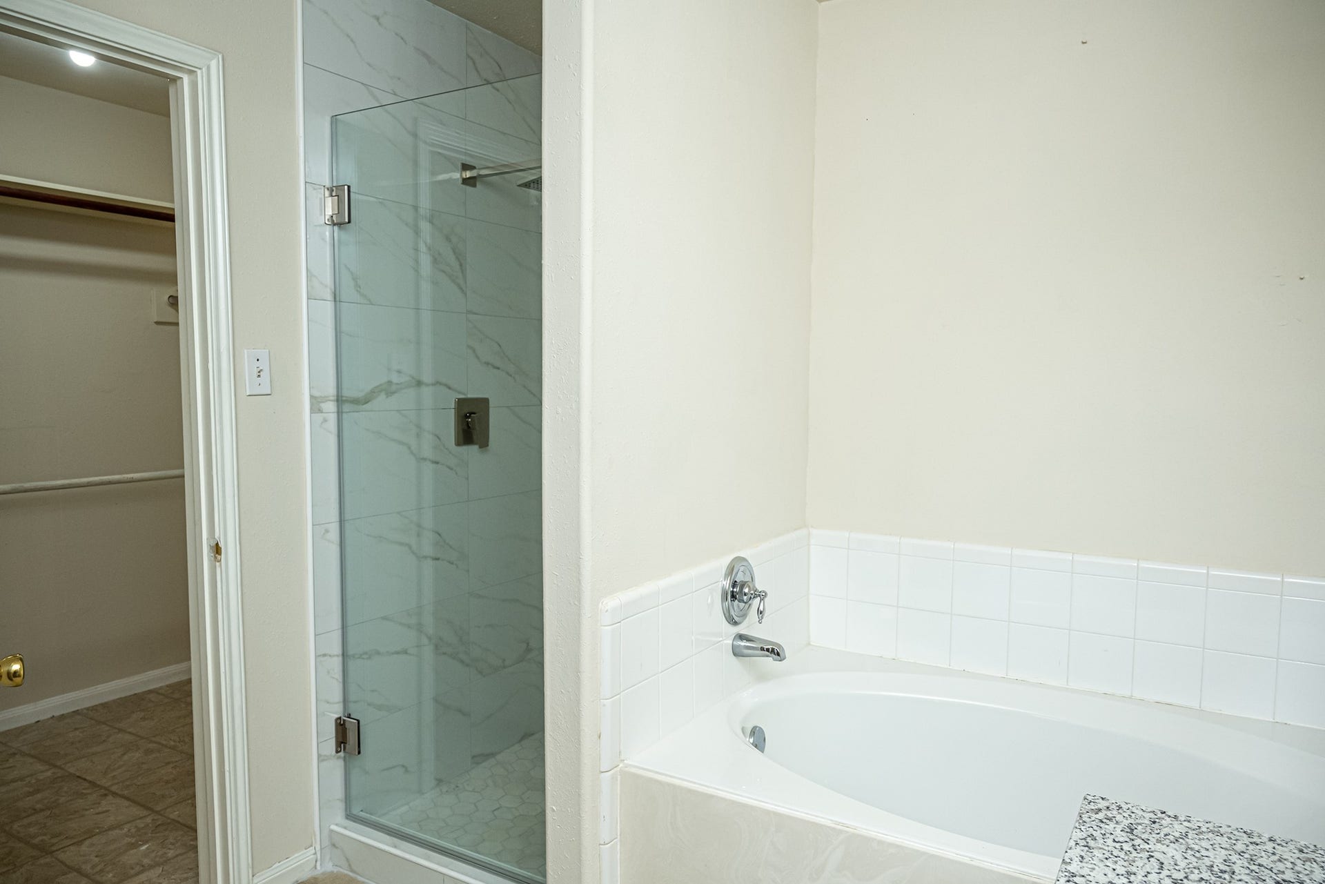 13758 Maximos Drive, Houston, TX 77083 13758 Maximos Drive, Houston, TX 77083