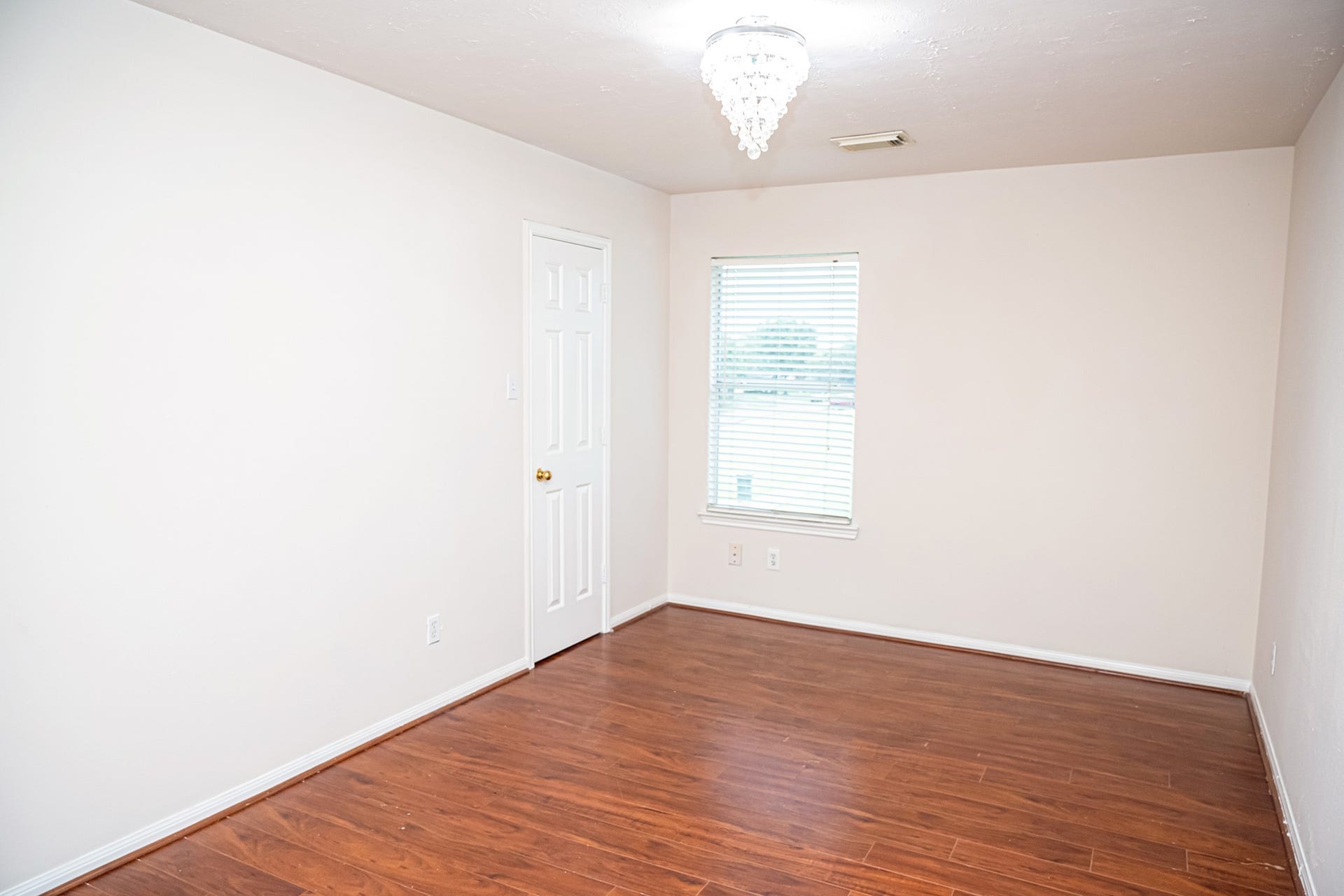 13758 Maximos Drive, Houston, TX 77083 13758 Maximos Drive, Houston, TX 77083