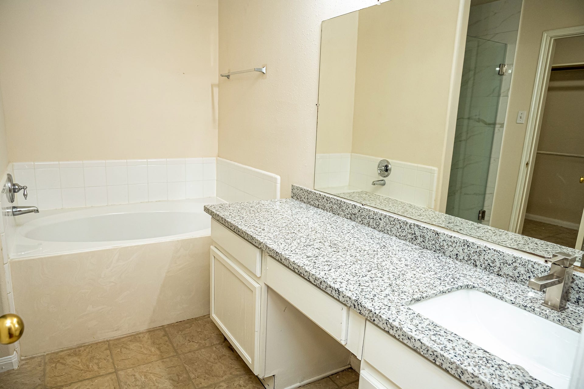 13758 Maximos Drive, Houston, TX 77083 13758 Maximos Drive, Houston, TX 77083