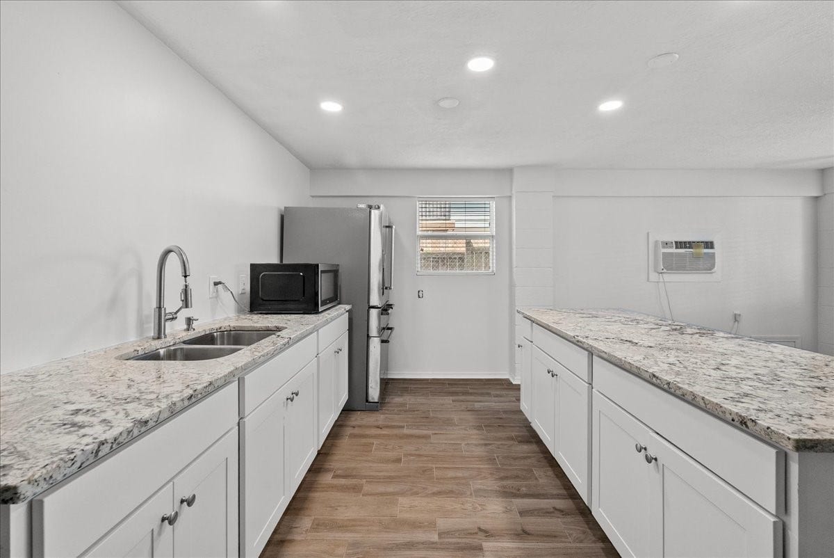 218 BARRACUDA Street, Bayou Vista, TX 77563 Downstairs Kitchen