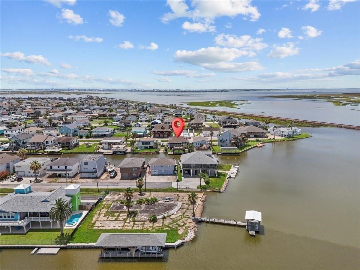 218 BARRACUDA Street, Bayou Vista, TX 77563 218 BARRACUDA Street, Bayou Vista, TX 77563