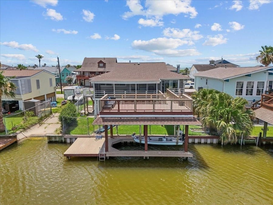 Property photo for 218 BARRACUDA Street, Bayou Vista, TX