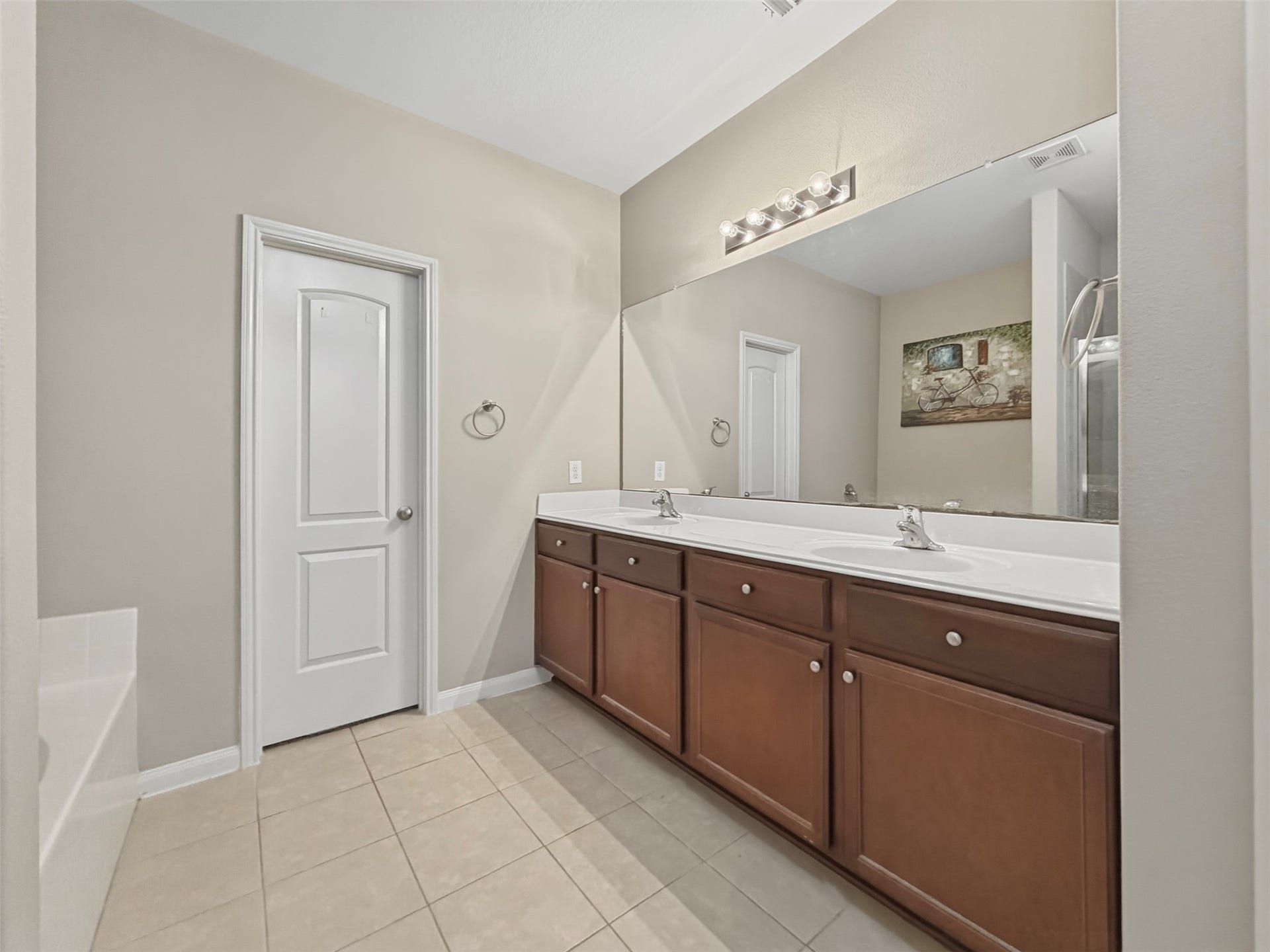 419 Turquoise Trade Drive, La Marque, TX 77568 Double sinks are a must!