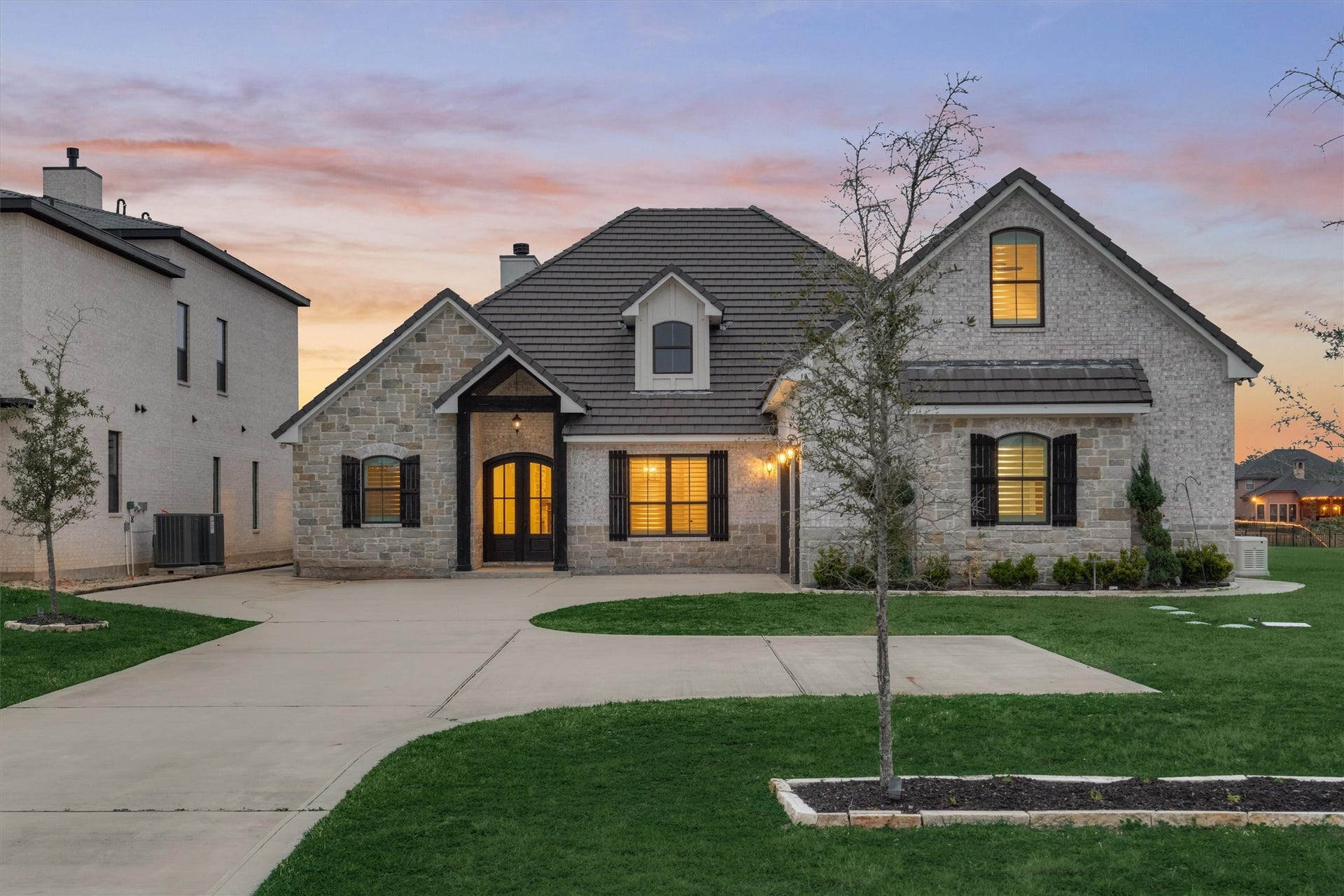 11618 Renaissance Drive, Montgomery, TX 77356 Charming curb appeal.