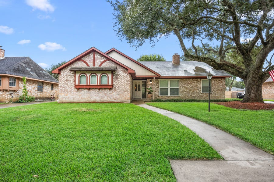 Property photo for 3507 Plum Brook Lane, Missouri City, TX