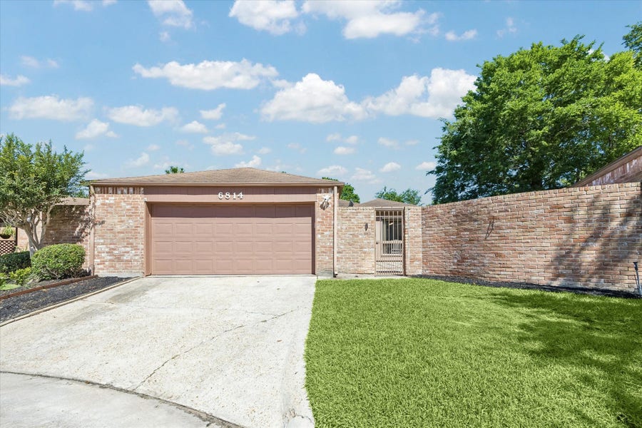 Property photo for 6814 Enns Lane, Spring, TX