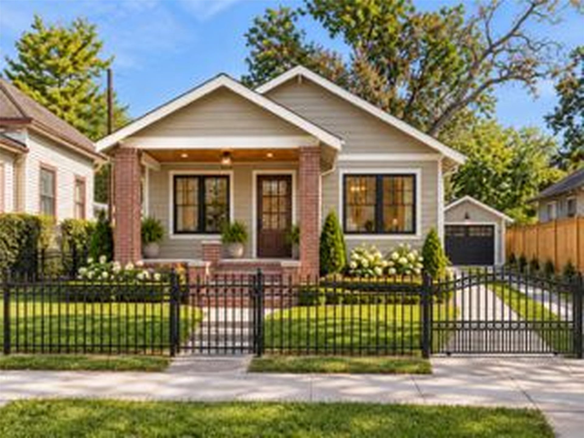 1224 Studewood Street, Houston, TX 77008 Virtually staged