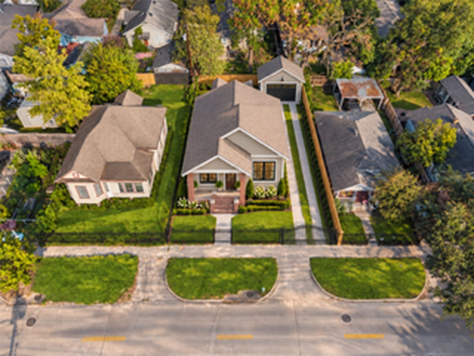 1224 Studewood Street, Houston, TX 77008 Virtually staged