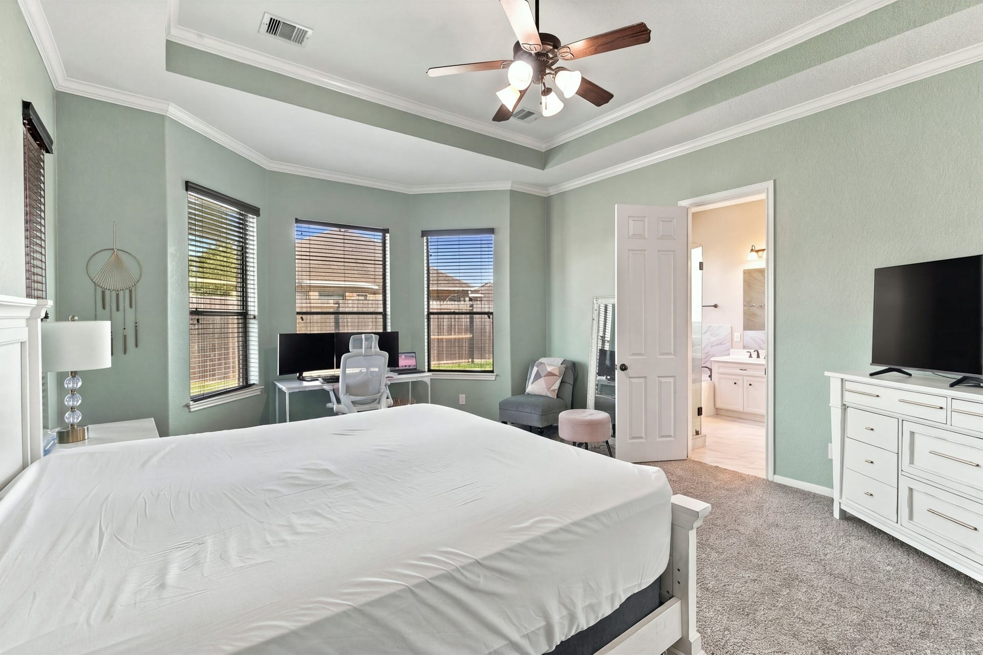 293 W Bend Drive, League City, TX 77573 293 W Bend Drive, League City, TX 77573