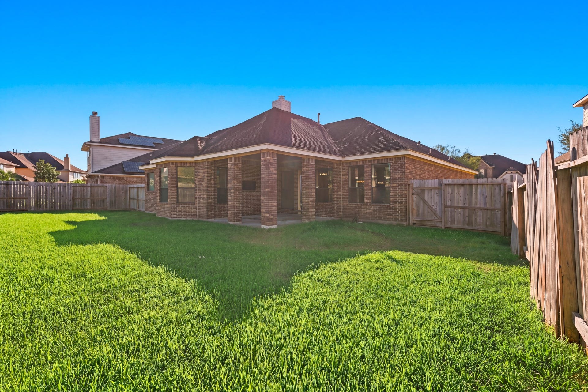 293 W Bend Drive, League City, TX 77573 293 W Bend Drive, League City, TX 77573