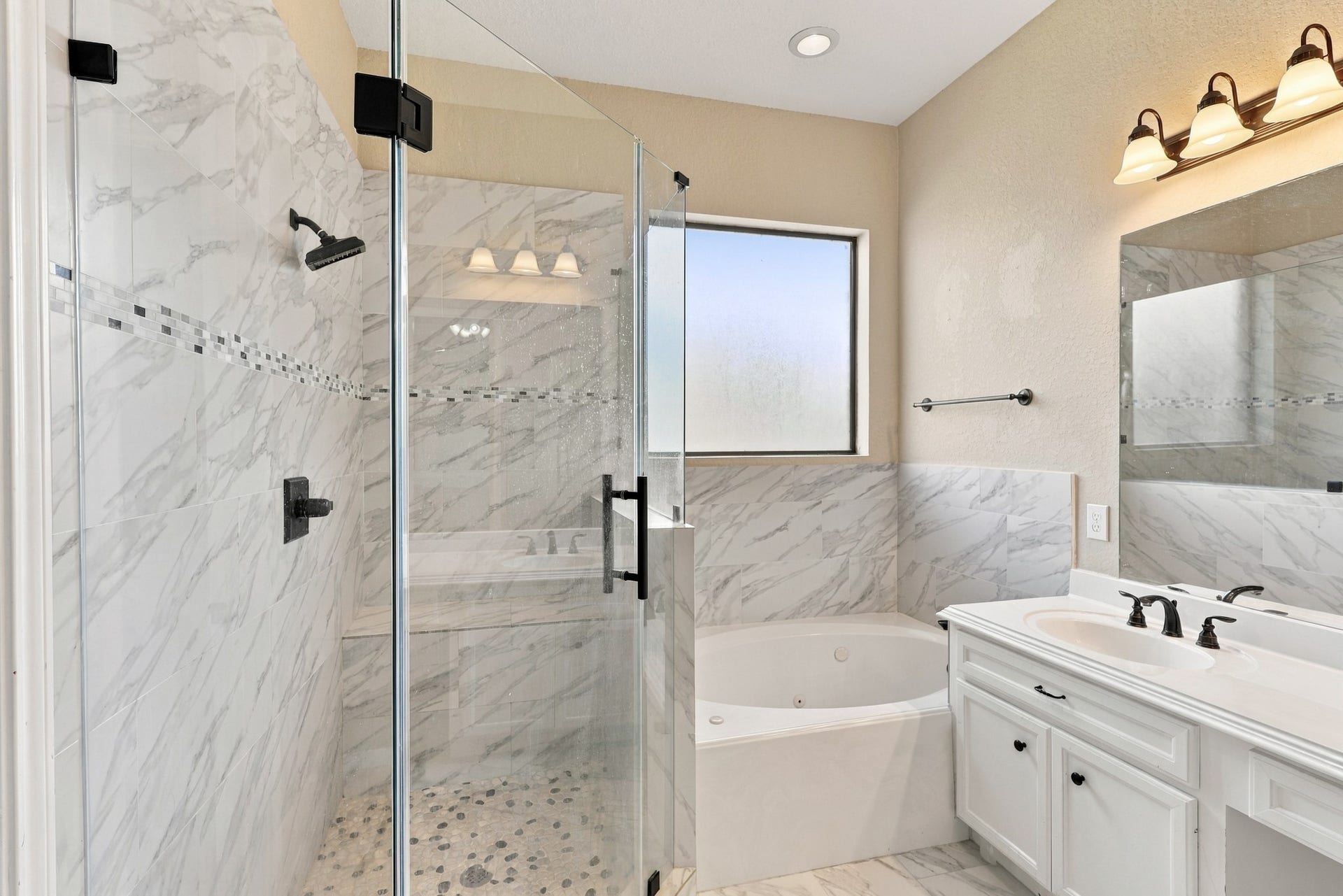 293 W Bend Drive, League City, TX 77573 293 W Bend Drive, League City, TX 77573