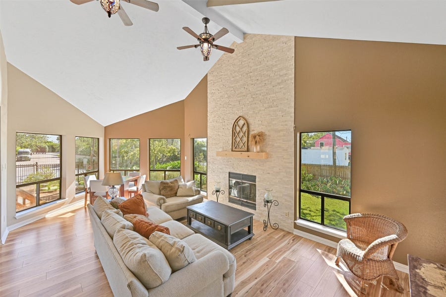 Property photo for 114 24th Street, Dickinson, TX