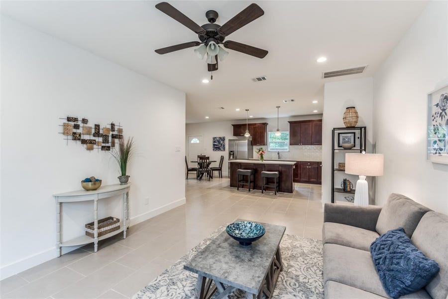 Property photo for 118 Sylvester Road, Houston, TX