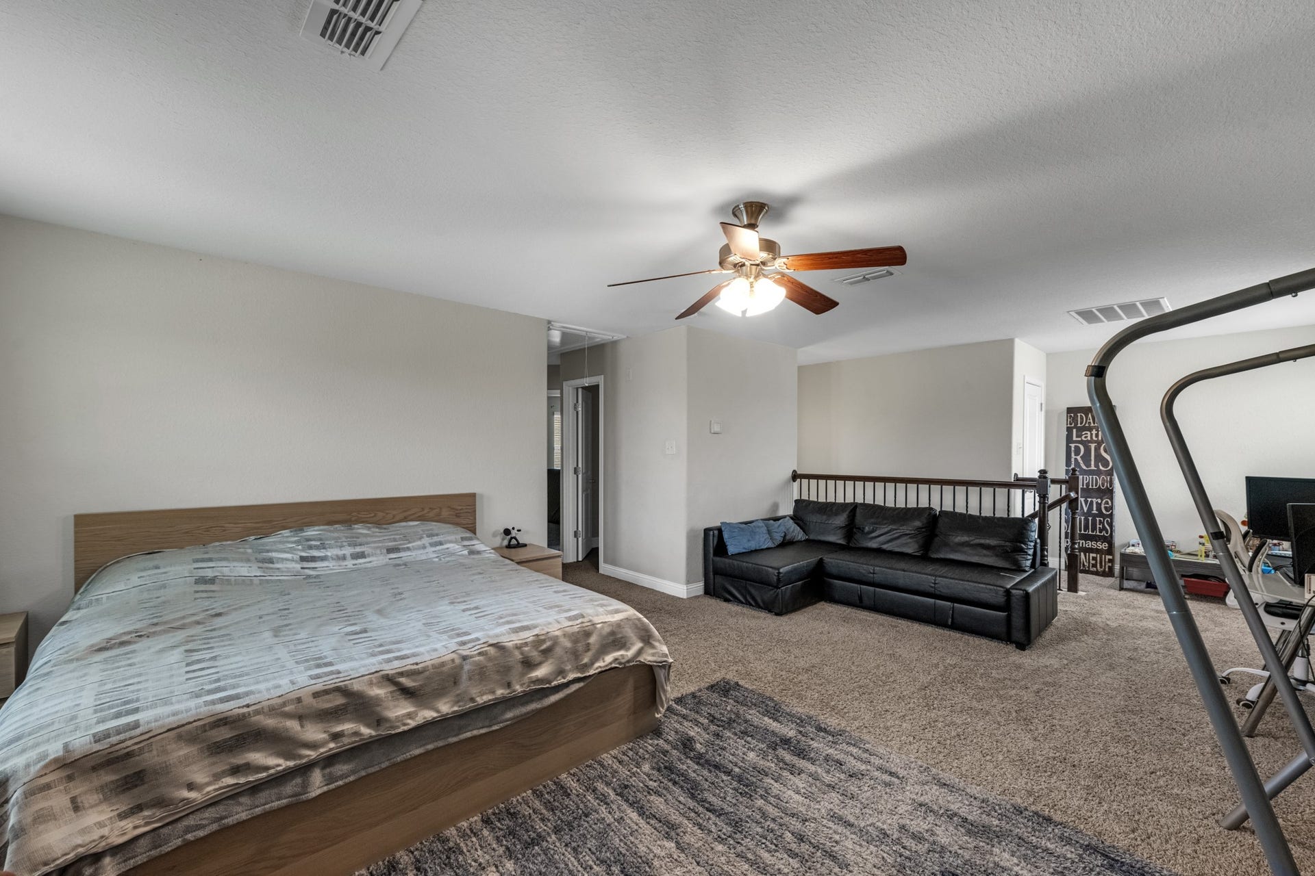 9714 Stratton Ridge Drive, Richmond, TX 77406 Family room on second floor