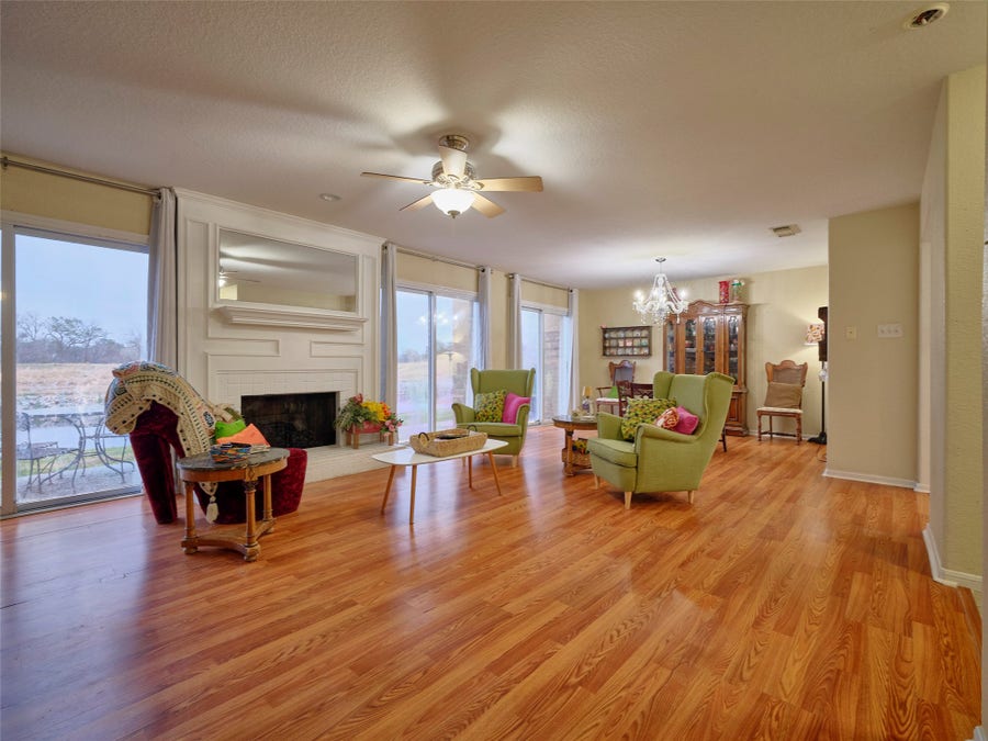 Property photo for 1817 Veranda Drive, West Columbia, TX