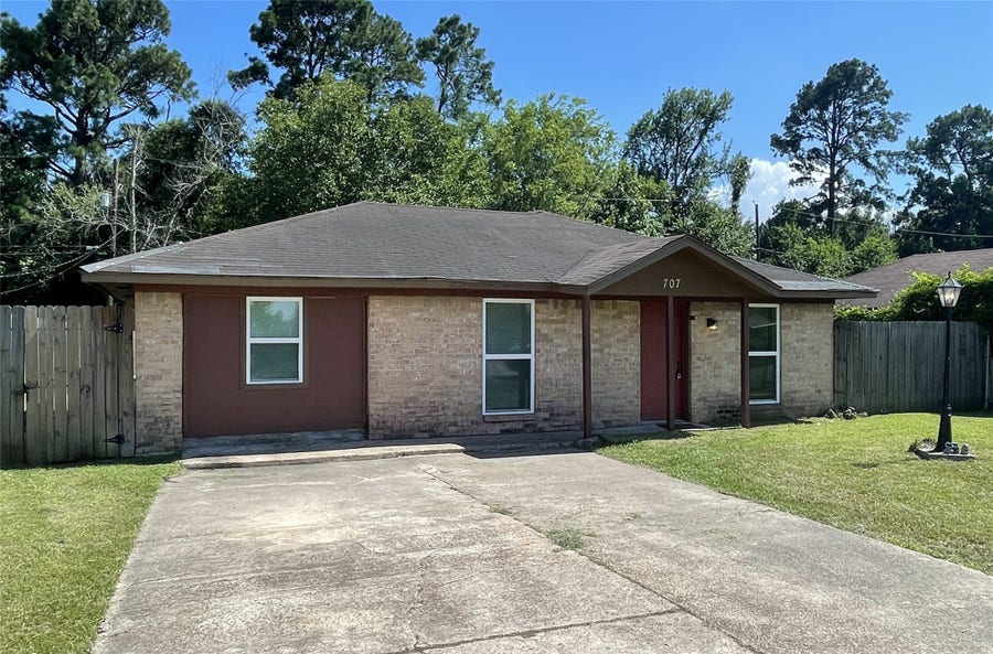 Property photo for 707 Magnolia Avenue, Crosby, TX