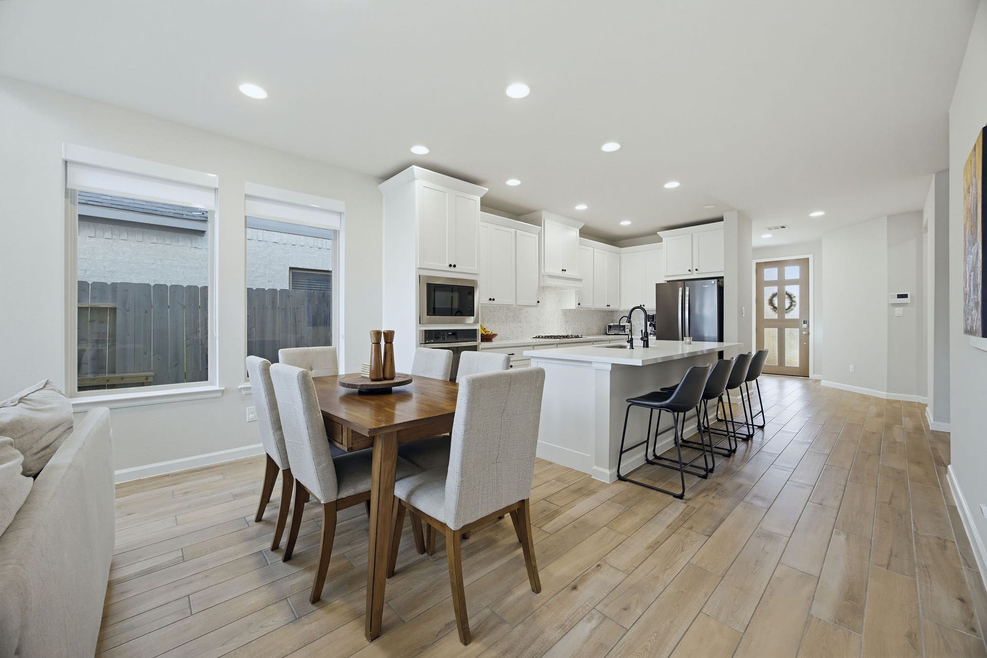 9710 Keeper Drive, Missouri City, TX 77459 View from the dinning to the kitchen