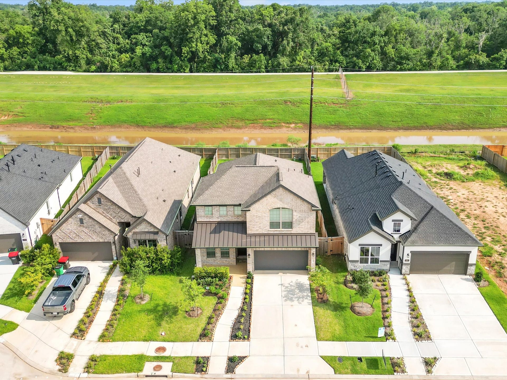 10718 Hidden Rock Drive, Missouri City, TX 77459 Set on a deep 6,825 sq. ft. greenbelt lot, this beautiful Sienna home backs to open space, offering added separation, privacy and a more peaceful backyard setting.