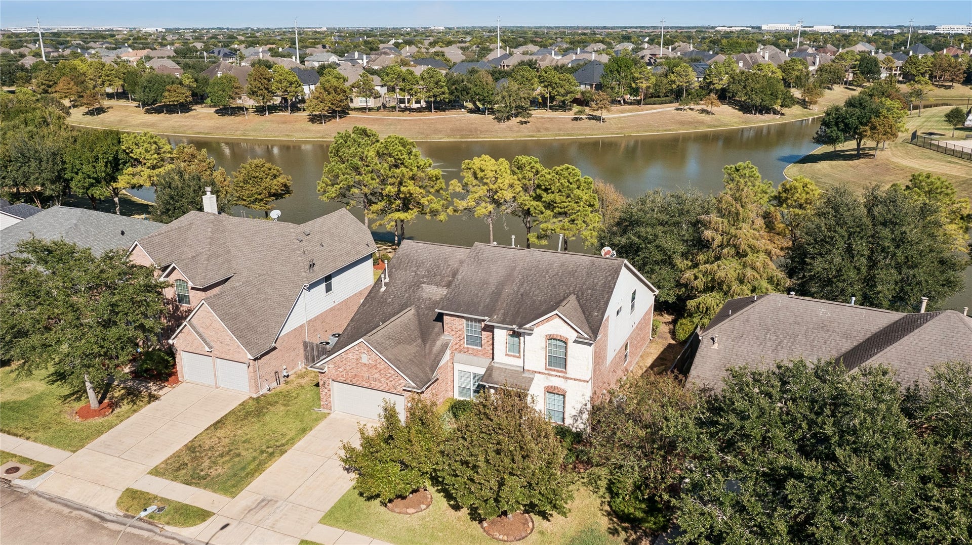 2805 Catalina Shores Drive, Pearland, TX 77584 2805 Catalina Shores Drive, Pearland, TX 77584