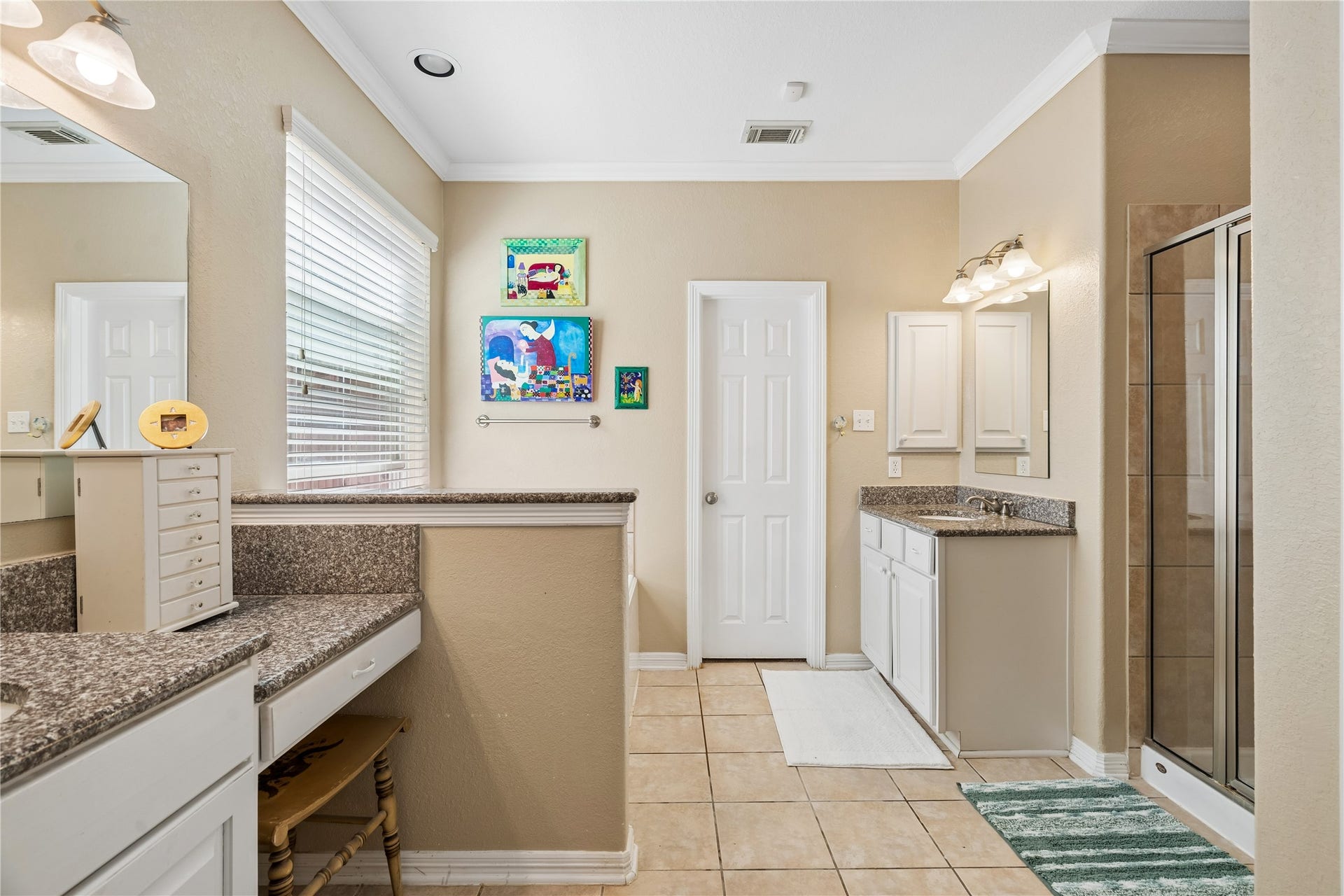 2805 Catalina Shores Drive, Pearland, TX 77584 Primary Bathroom