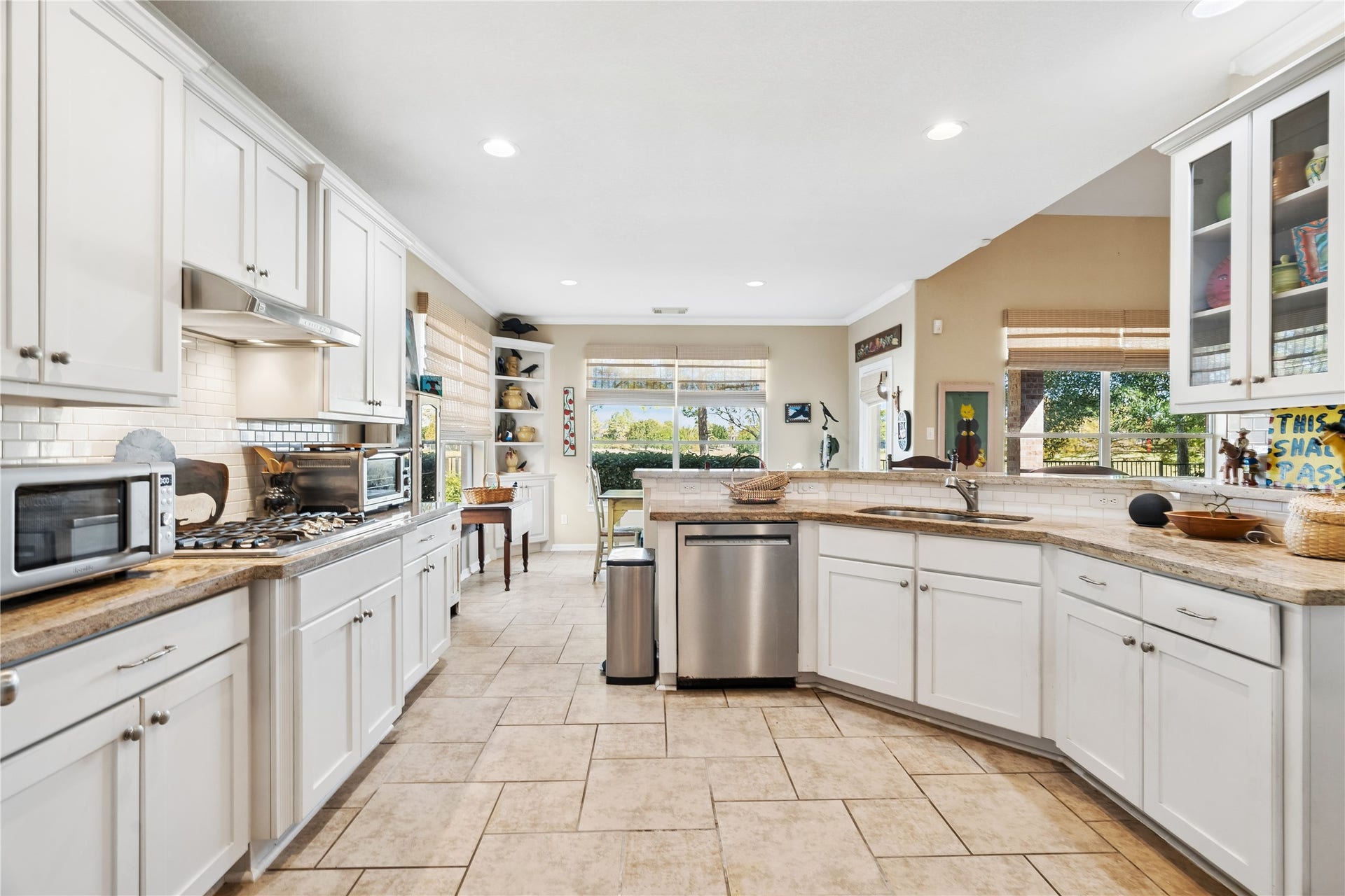 2805 Catalina Shores Drive, Pearland, TX 77584 2805 Catalina Shores Drive, Pearland, TX 77584