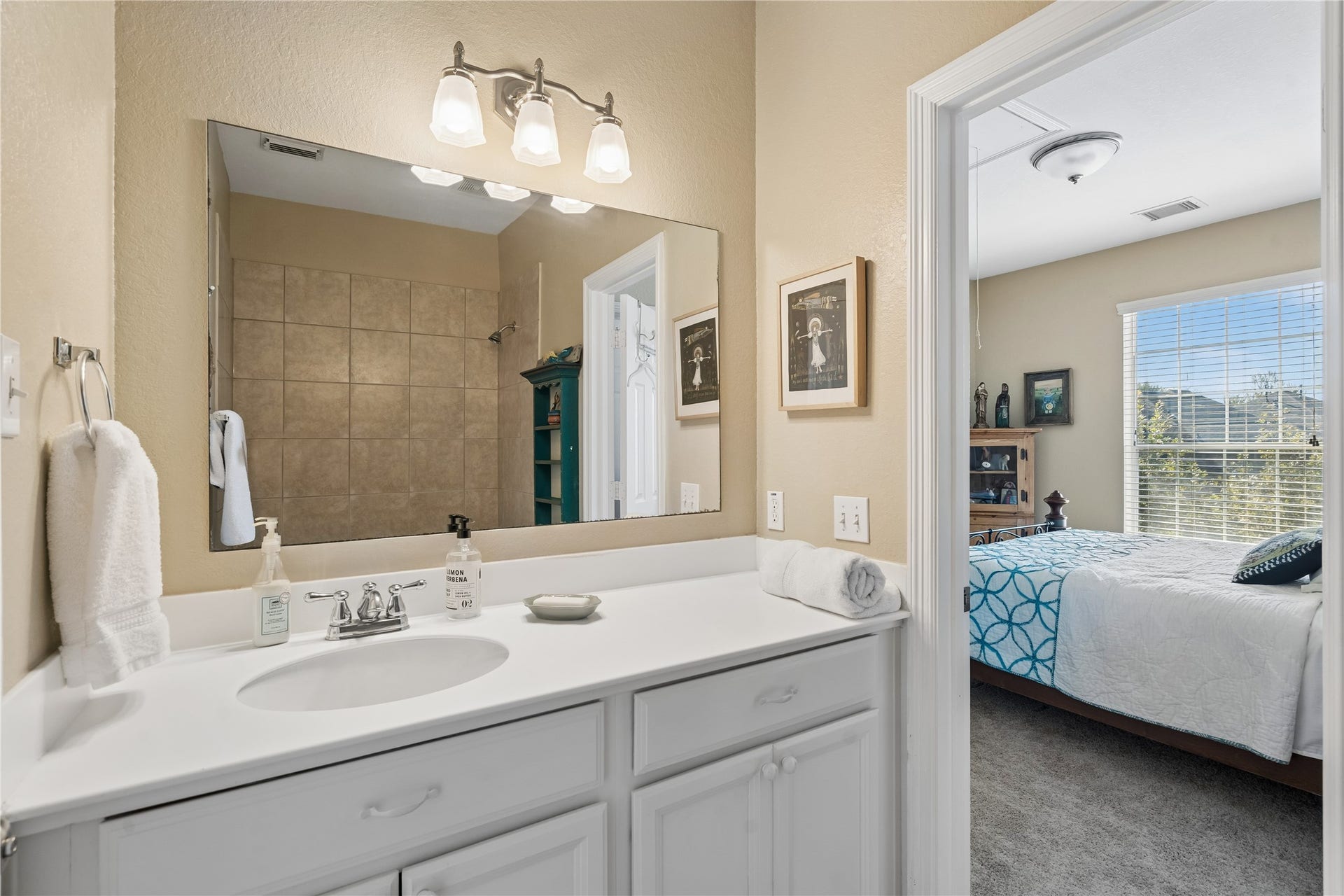 2805 Catalina Shores Drive, Pearland, TX 77584 2805 Catalina Shores Drive, Pearland, TX 77584
