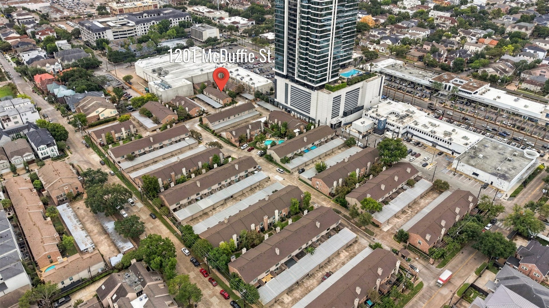 1201 Mcduffie Street, #212, Houston, TX 77019 Prime urban living at 1201 McDuffie St, nestled in a vibrant neighborhood with easy access to shopping and dining.