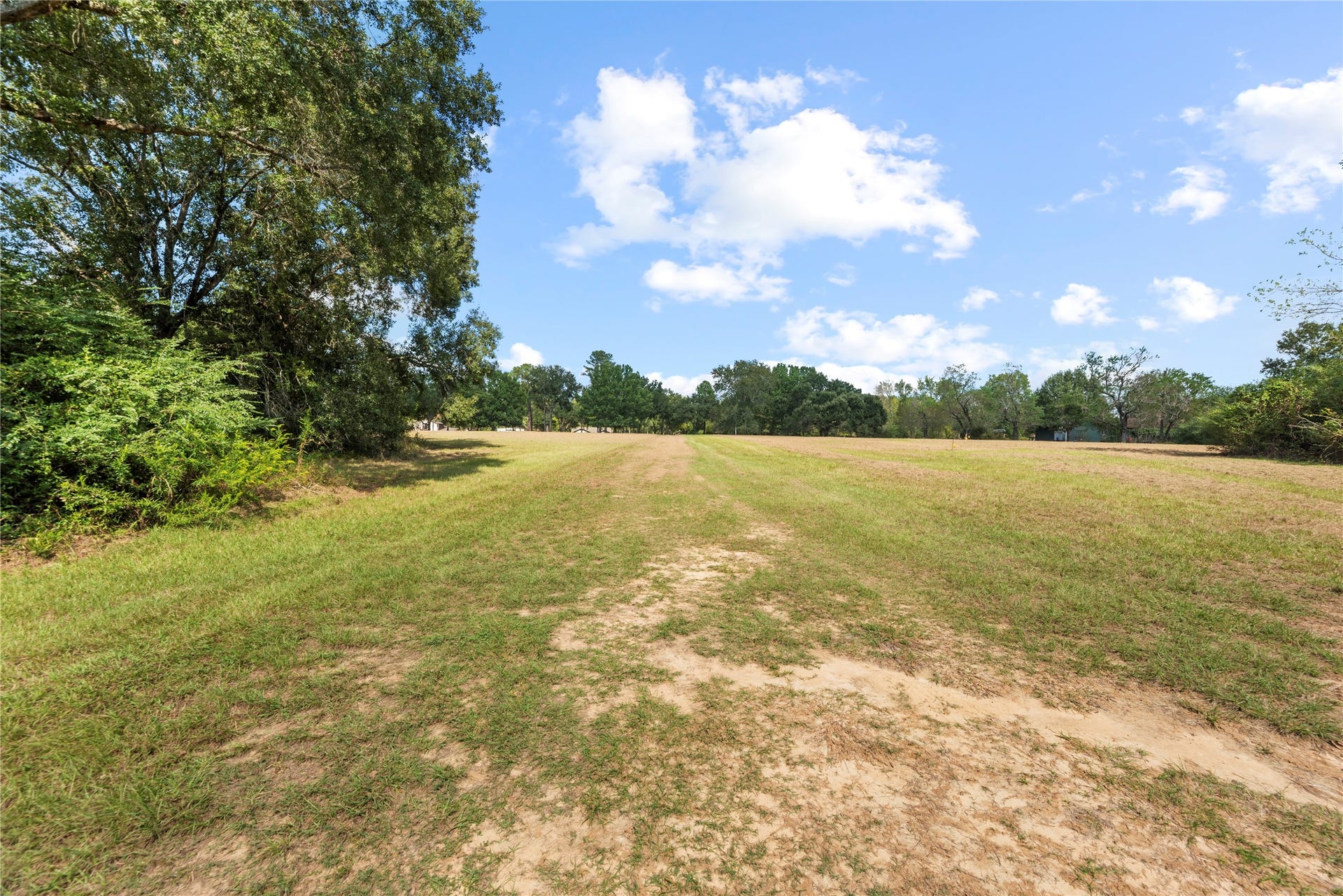 2217 Creek Road, Brookshire, TX 77423 2217 Creek Road, Brookshire, TX 77423
