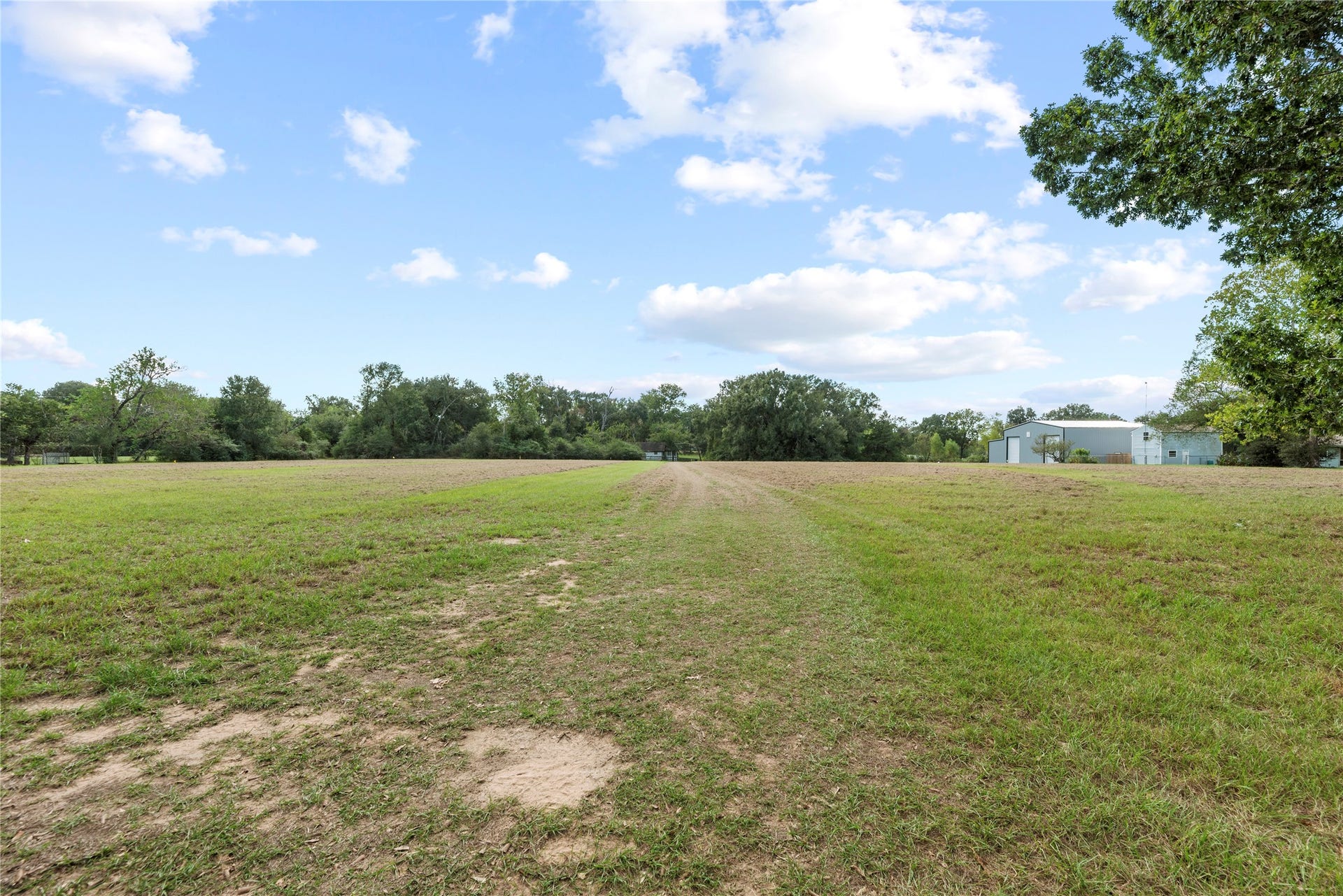 2217 Creek Road, Brookshire, TX 77423 2217 Creek Road, Brookshire, TX 77423