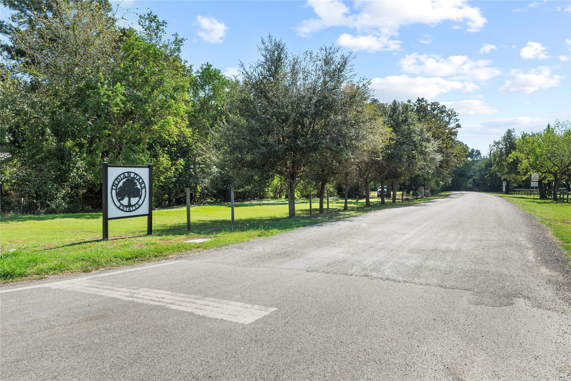 2217 Creek Road, Brookshire, TX 77423 Come on in - the world is different here -- quiet, peaceful, Happy!