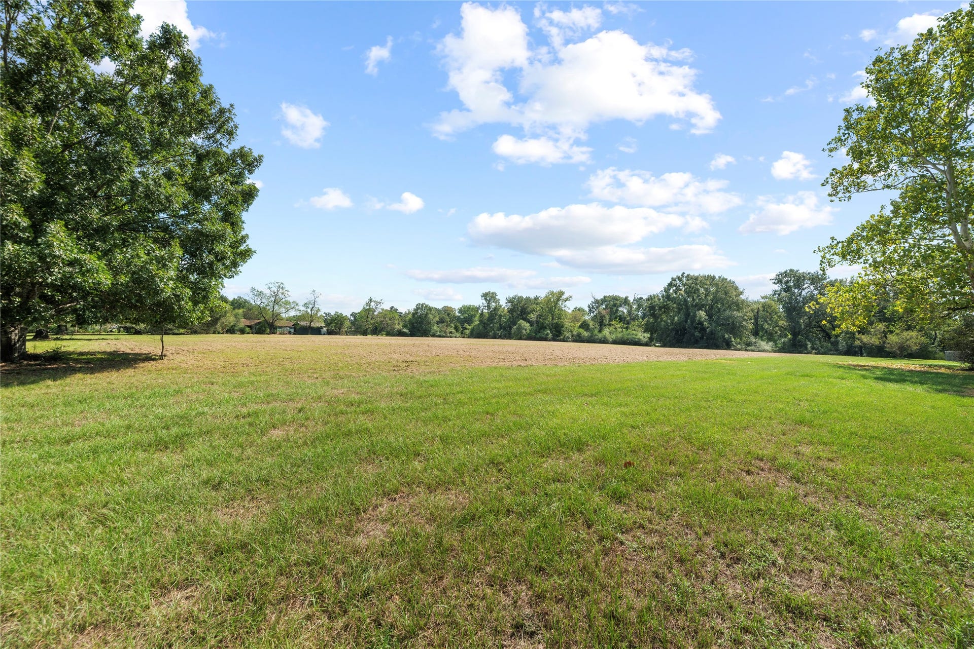 2217 Creek Road, Brookshire, TX 77423 Pick your perfect spot for home, pool, barn...