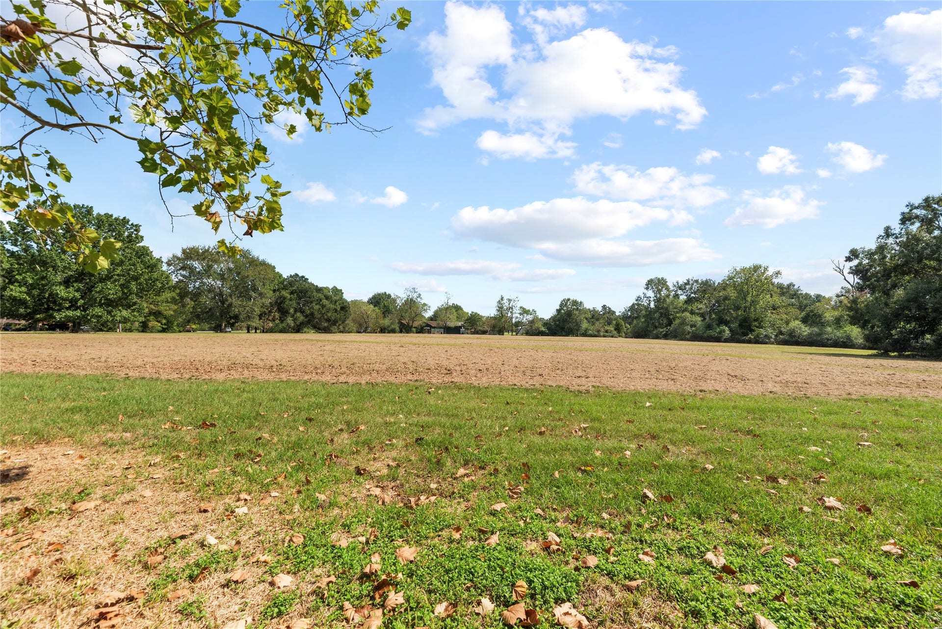 2217 Creek Road, Brookshire, TX 77423 2217 Creek Road, Brookshire, TX 77423