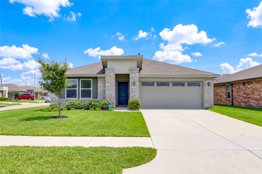 Property photo for 7707 Golden Rubia Lane, Rosharon, TX