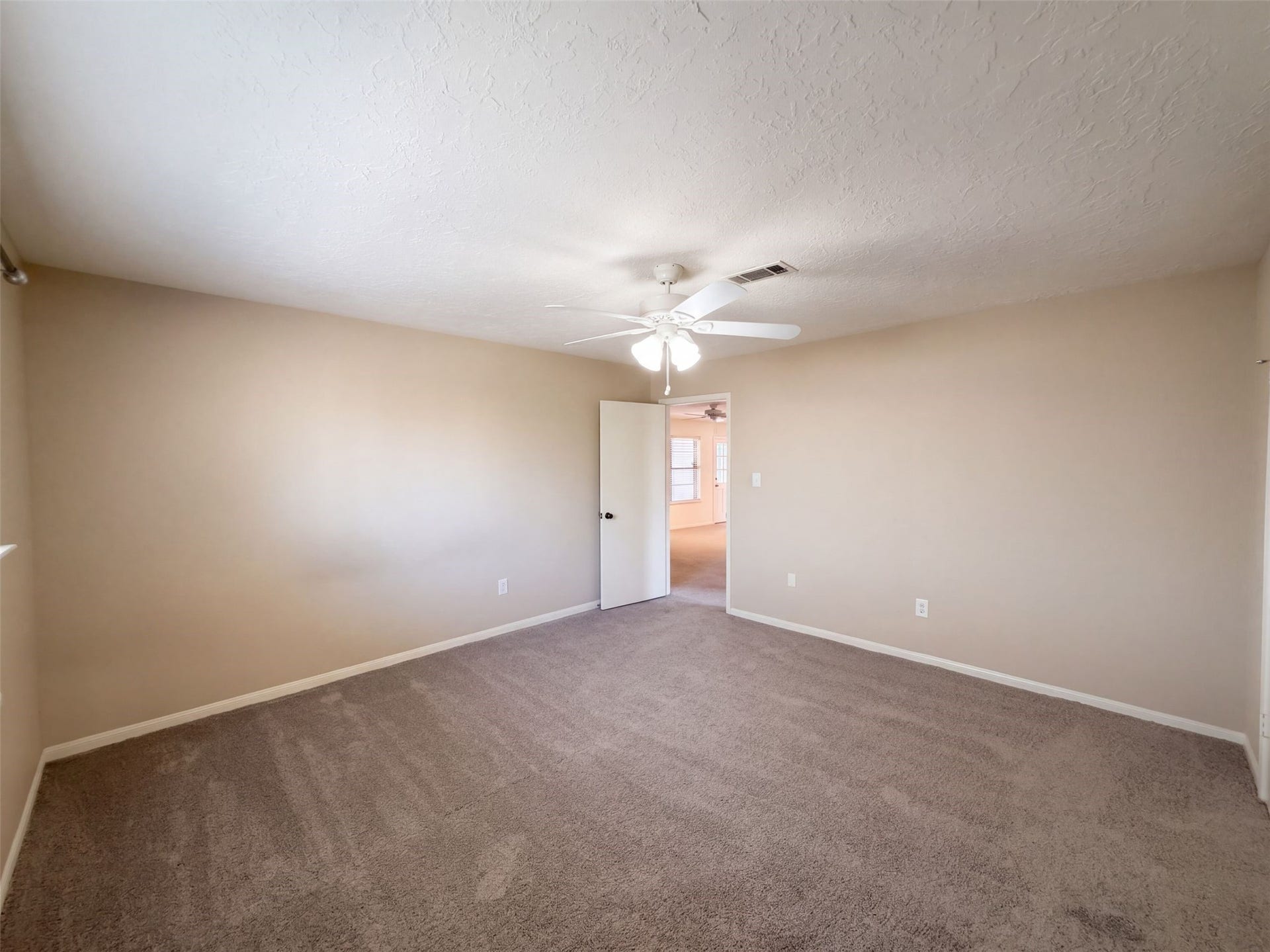 11819 Amblewood Drive, Meadows Place, TX 77477 11819 Amblewood Drive, Meadows Place, TX 77477