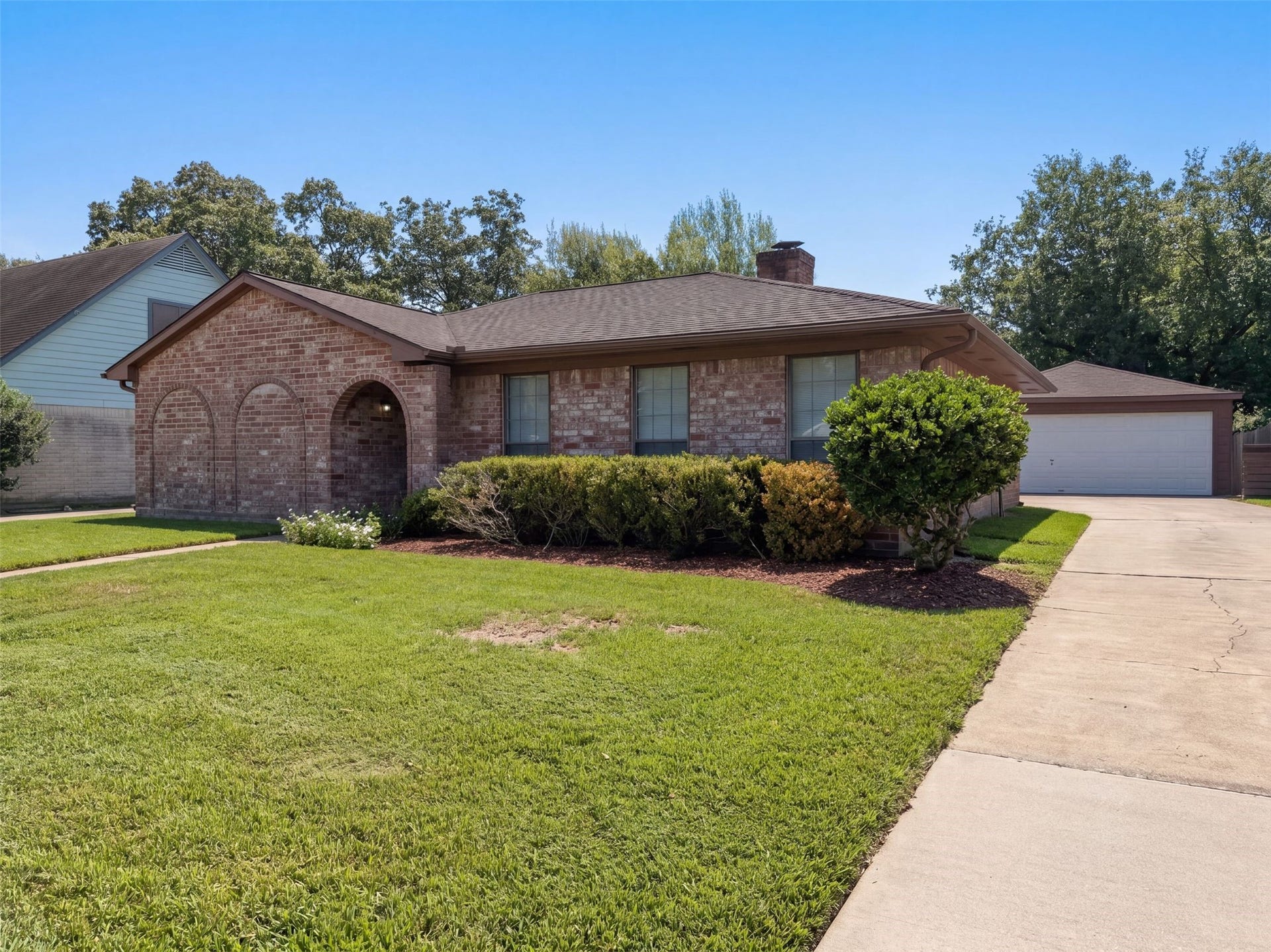 11819 Amblewood Drive, Meadows Place, TX 77477 11819 Amblewood Drive, Meadows Place, TX 77477