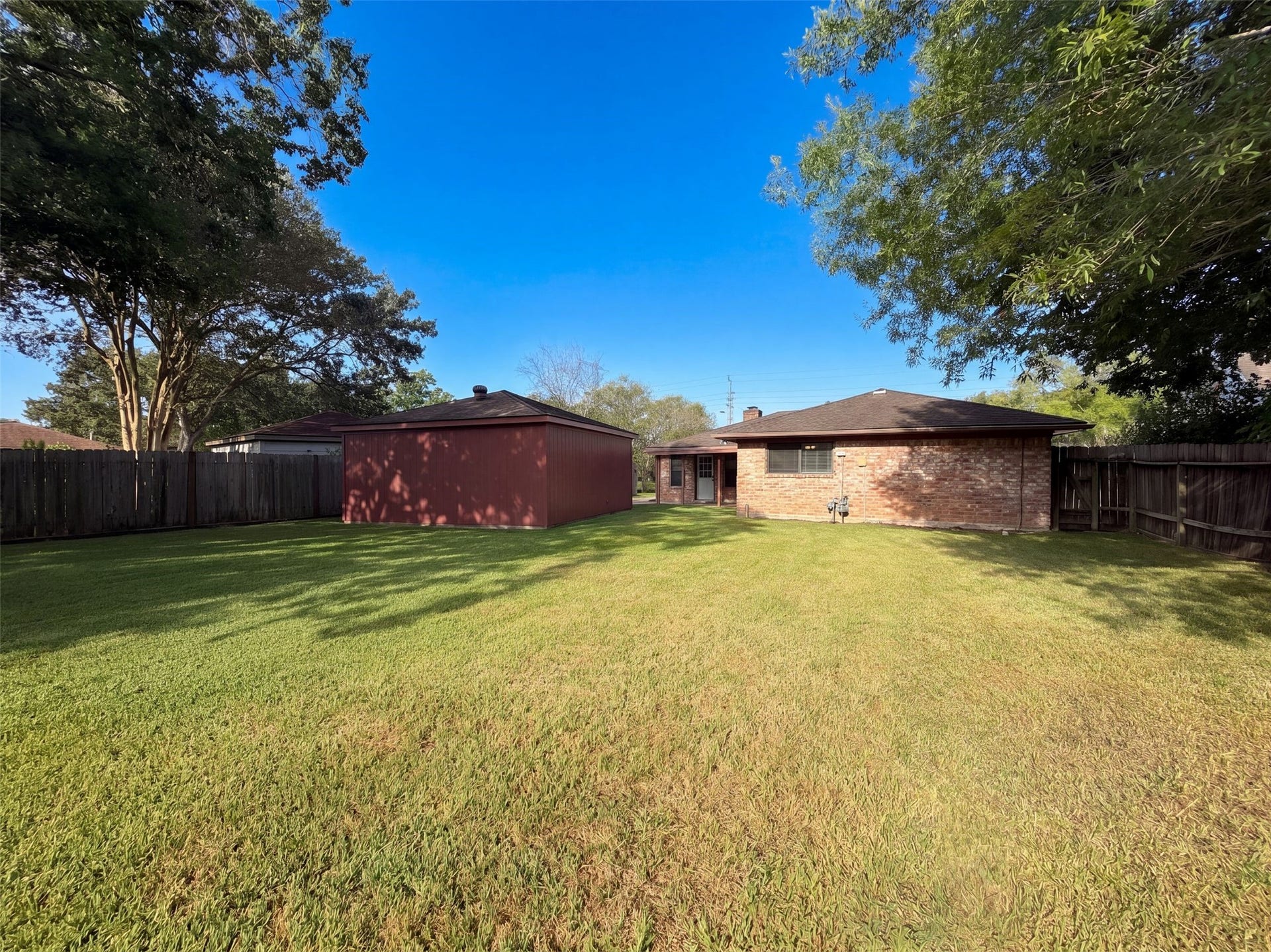11819 Amblewood Drive, Meadows Place, TX 77477 11819 Amblewood Drive, Meadows Place, TX 77477