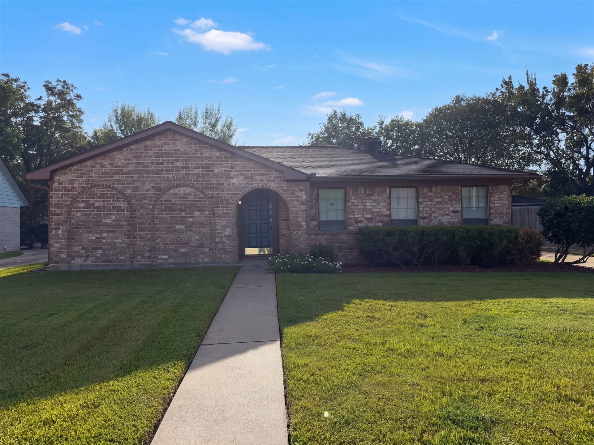 11819 Amblewood Drive, Meadows Place, TX 77477 11819 Amblewood Drive, Meadows Place, TX 77477
