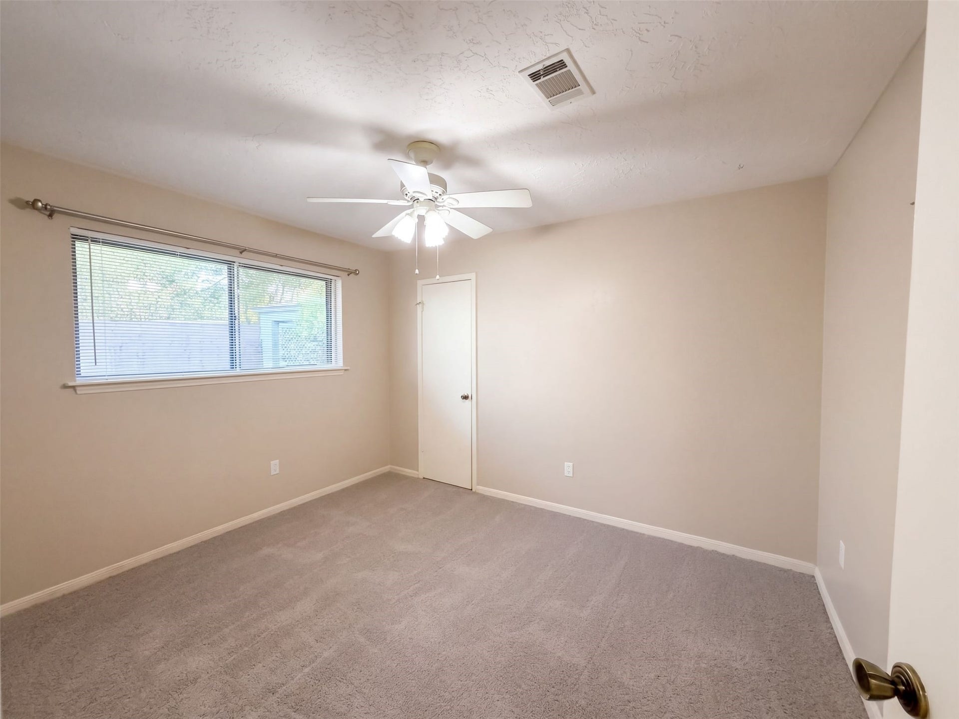 11819 Amblewood Drive, Meadows Place, TX 77477 11819 Amblewood Drive, Meadows Place, TX 77477