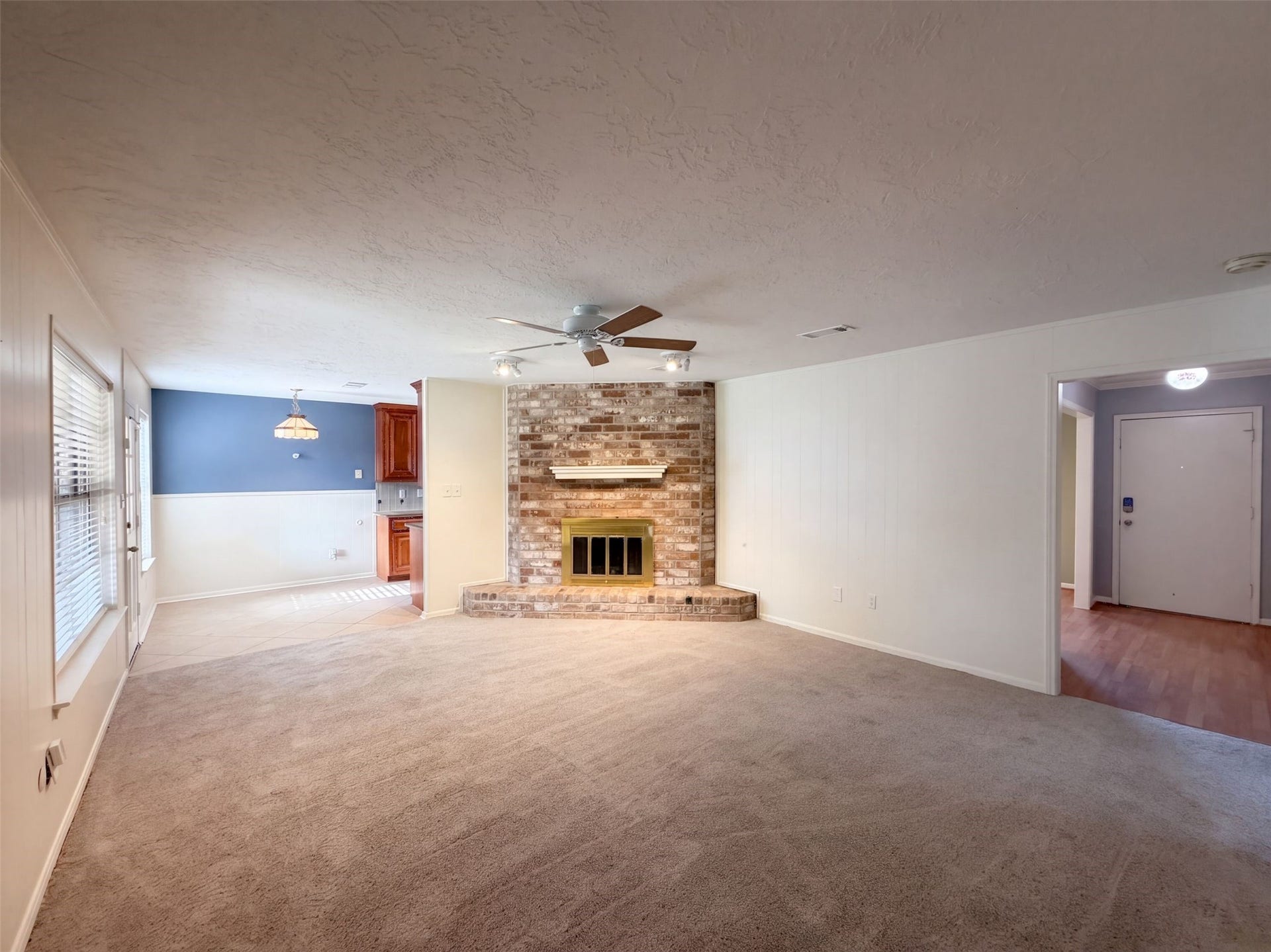 11819 Amblewood Drive, Meadows Place, TX 77477 11819 Amblewood Drive, Meadows Place, TX 77477