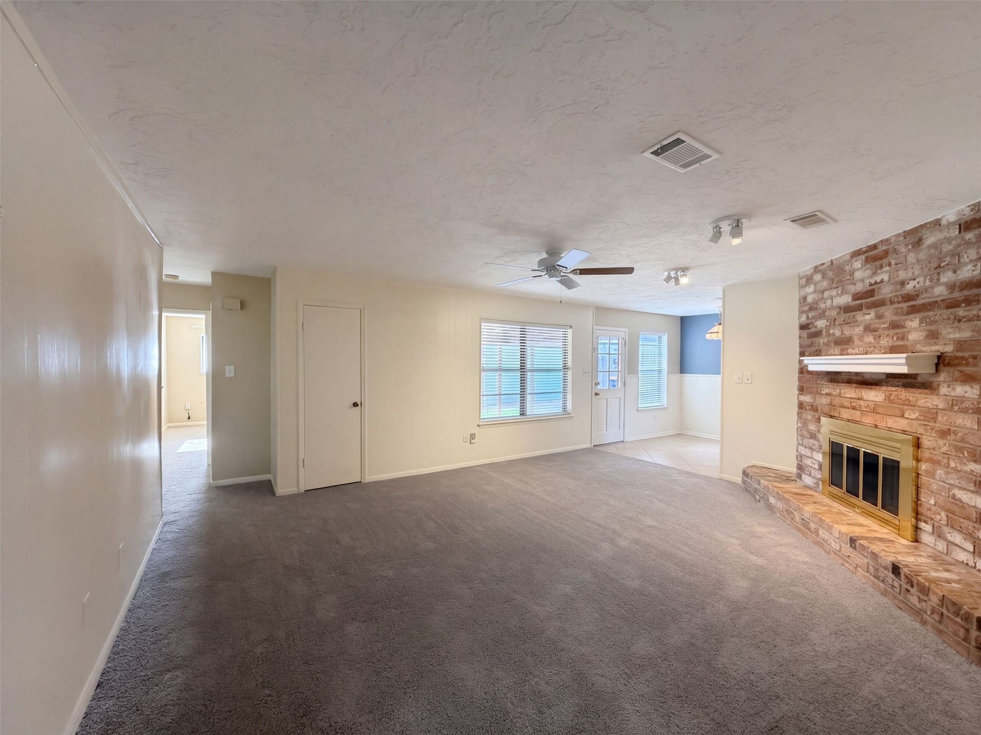 11819 Amblewood Drive, Meadows Place, TX 77477 11819 Amblewood Drive, Meadows Place, TX 77477