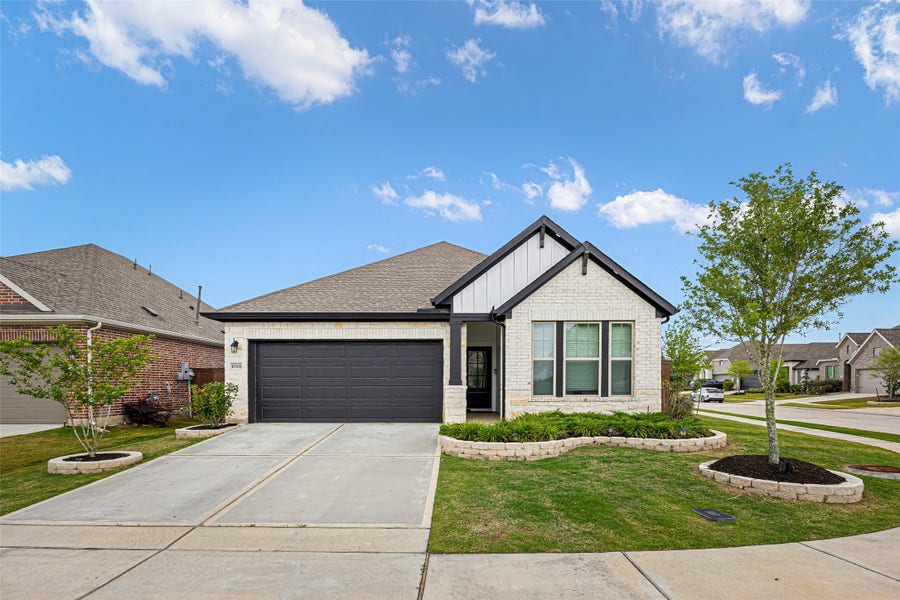 Property photo for 10306 Hay Meadow Drive, Iowa Colony, TX
