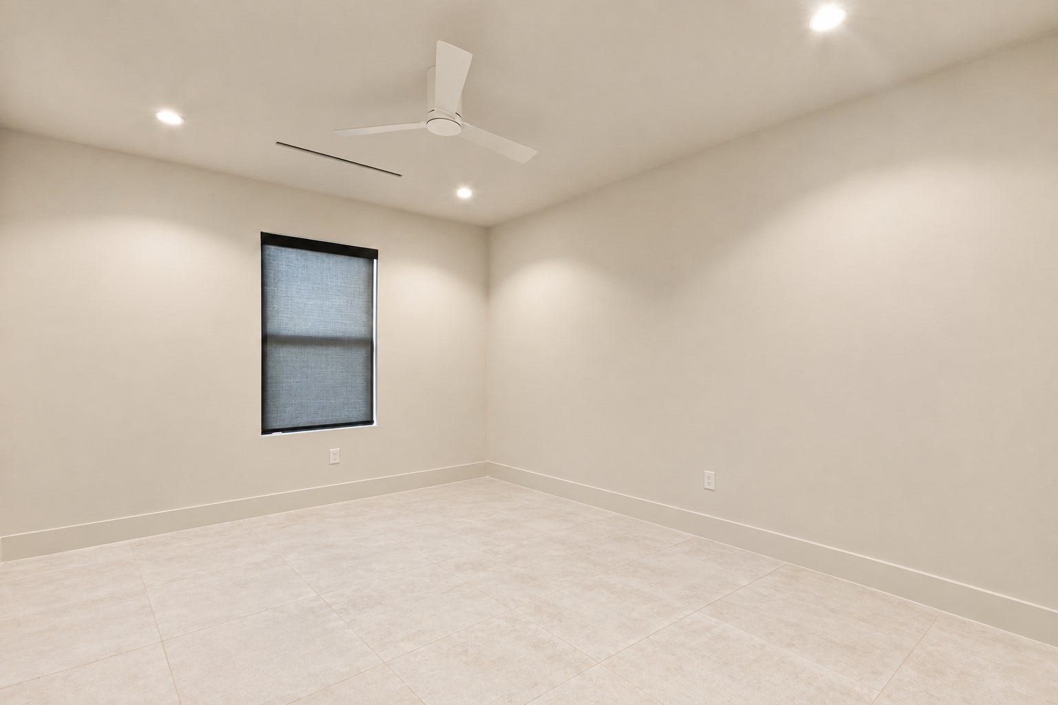 27273 Orth Lane, Oak Ridge North, TX 77385 smaller 1st floor guest bedroom