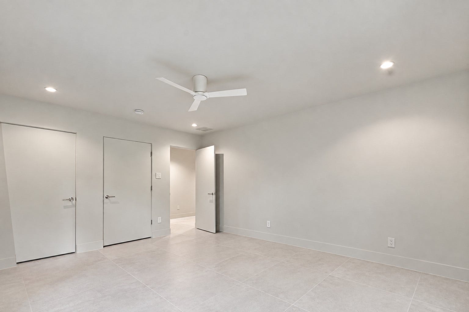27273 Orth Lane, Oak Ridge North, TX 77385 1st floor large guest bedroom with double closet