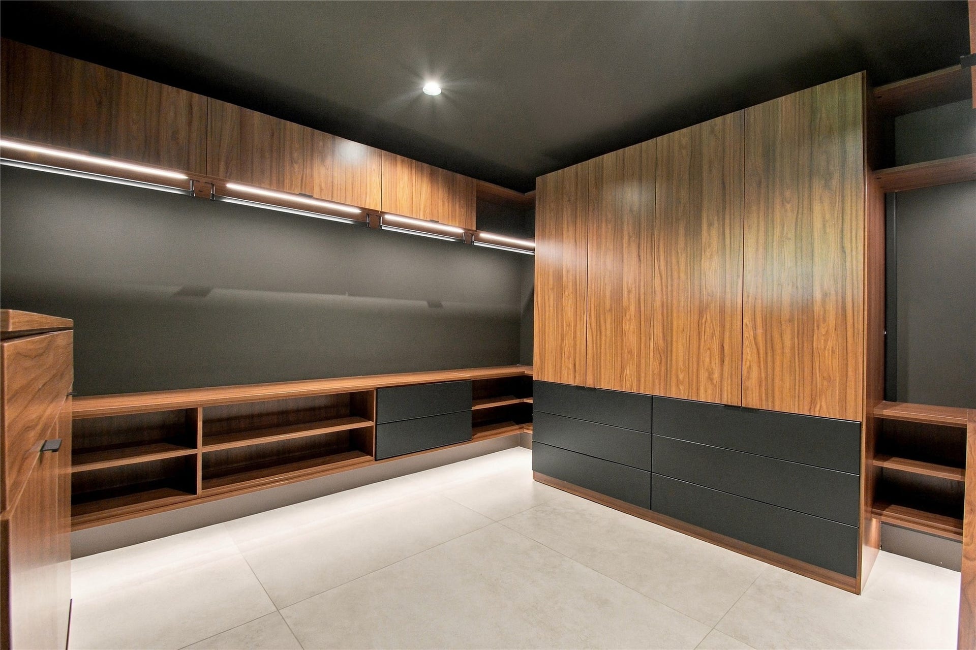27273 Orth Lane, Oak Ridge North, TX 77385 primary closet